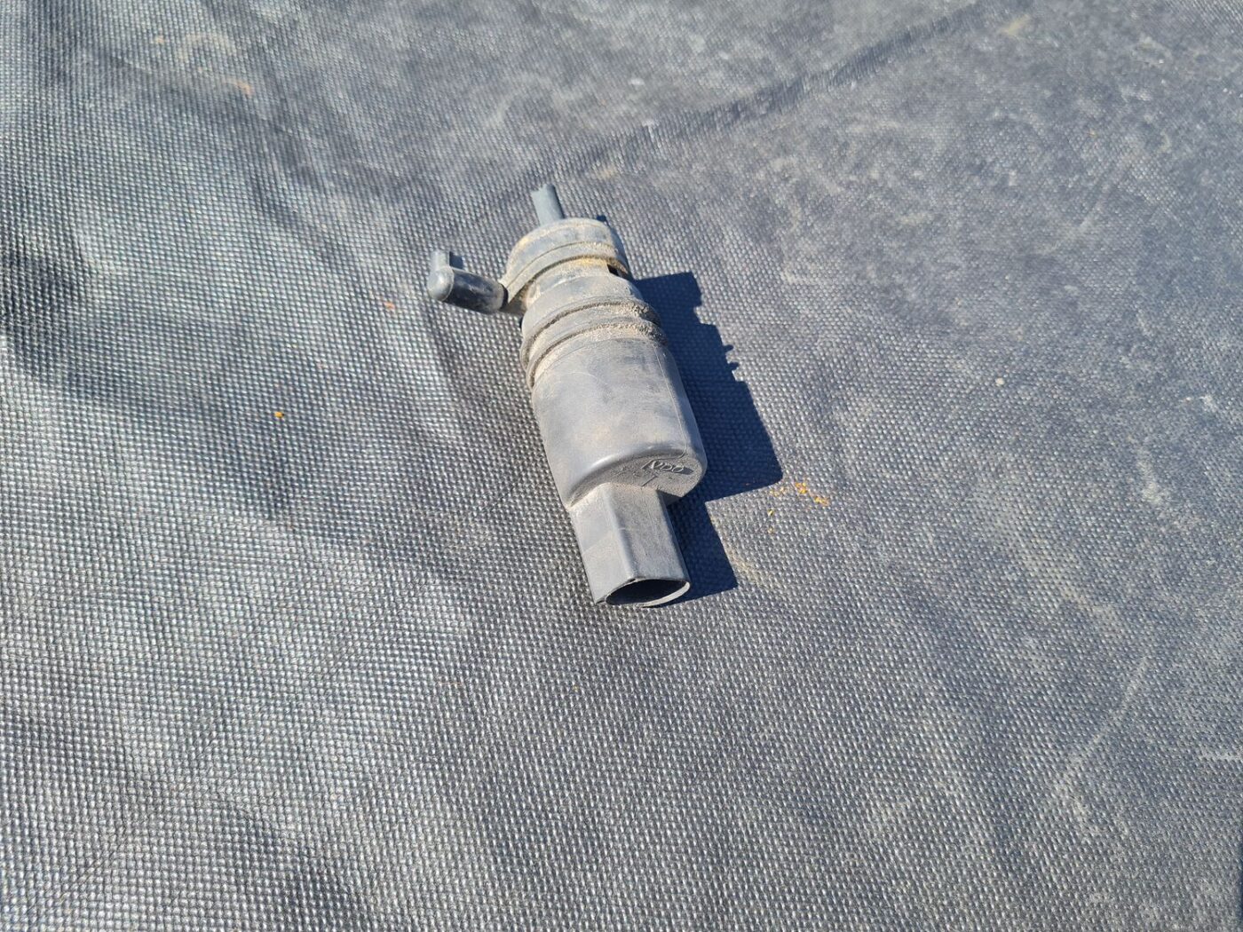 Mazgātāja šķidruma sūknis priekš AUDI A4 2003 2 Mazgātāja šķidruma sūknis priekš AUDI A4 2003