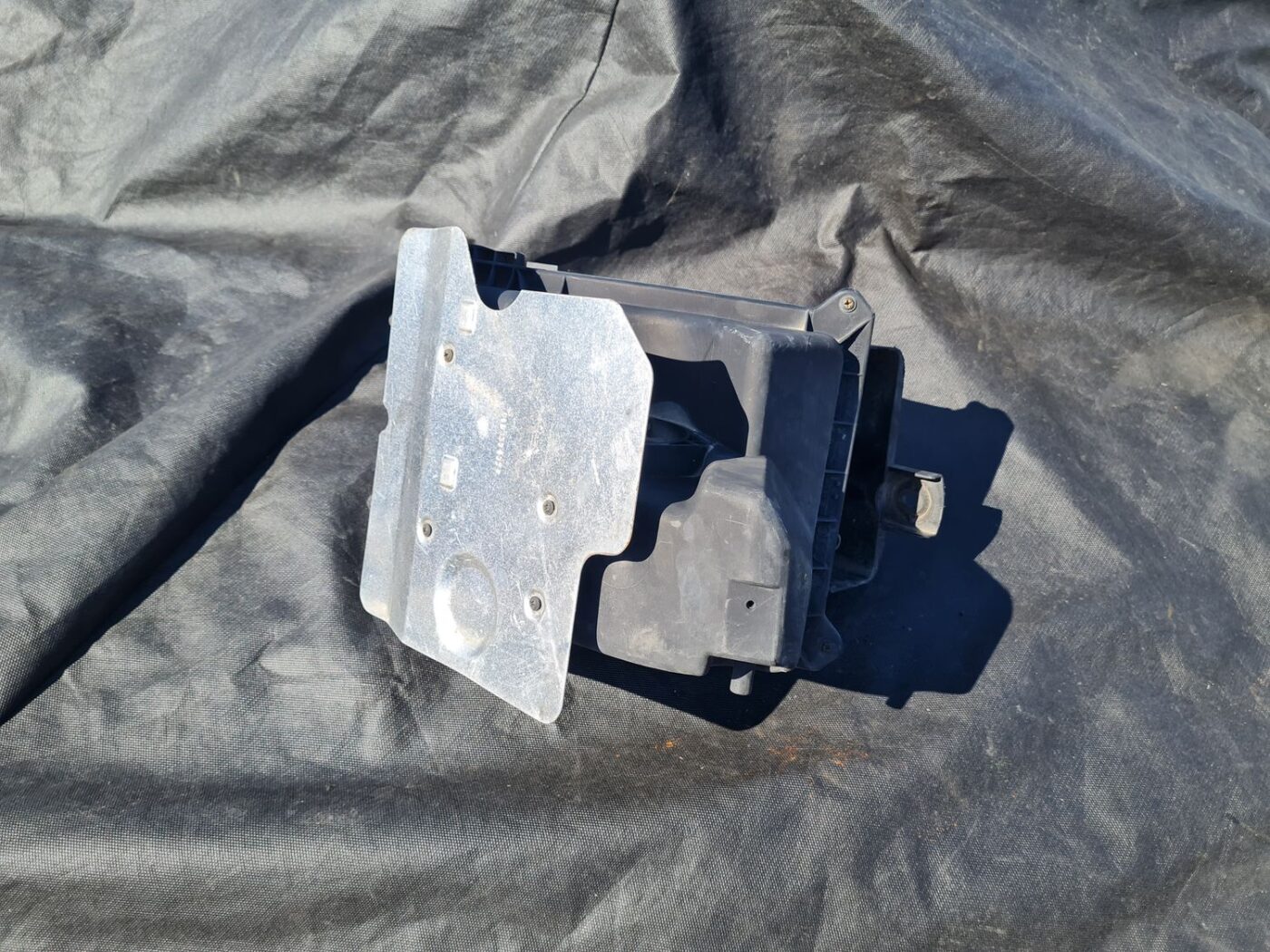 Gaisa filtra korpuss priekš AUDI A4 2003 3 Gaisa filtra korpuss priekš AUDI A4 2003