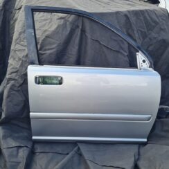 Priekšējās labās durvis priekš NISSAN X-TRAIL 2005