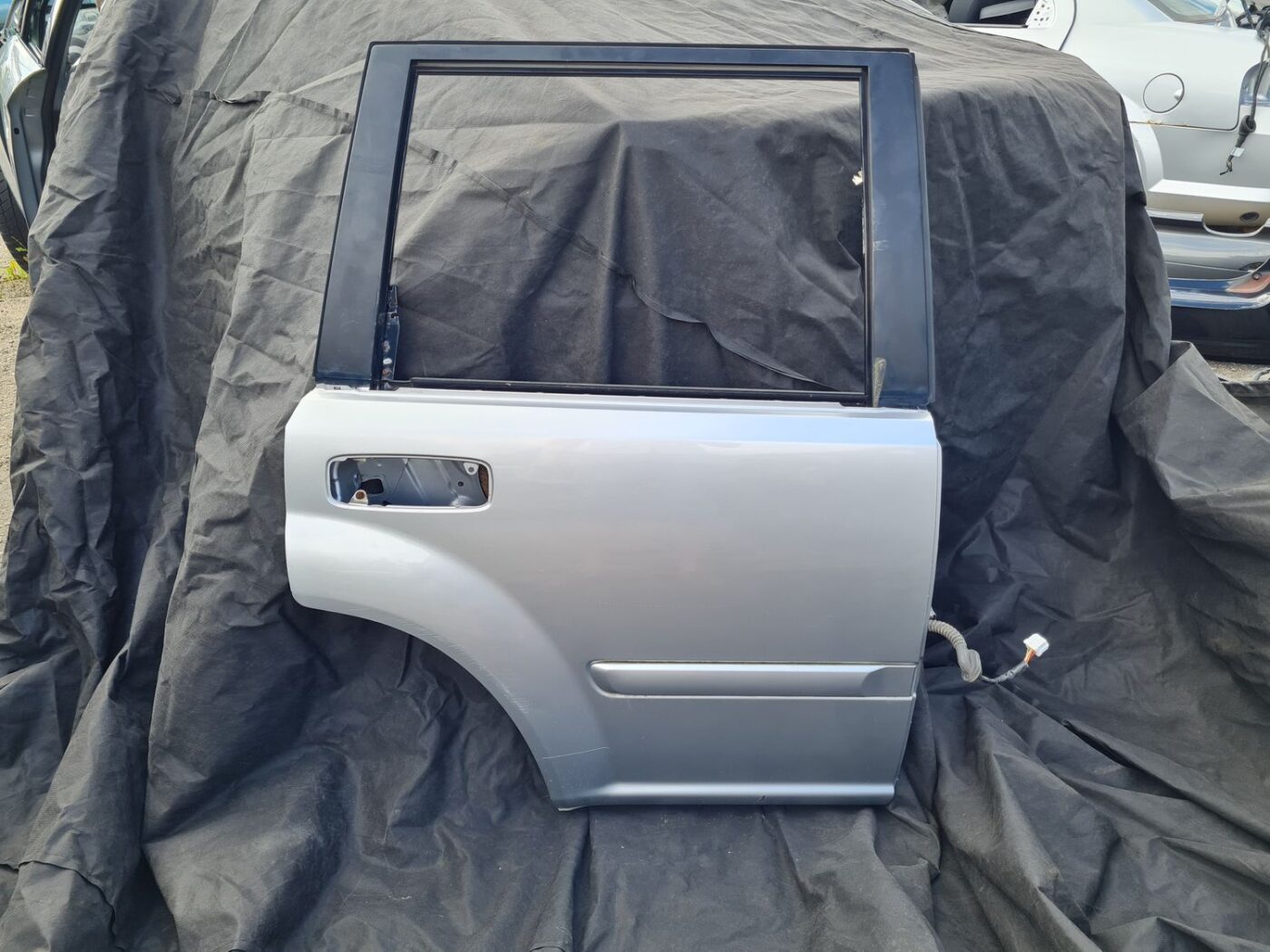 Aizmugurējās labās durvis priekš NISSAN X-TRAIL 2005