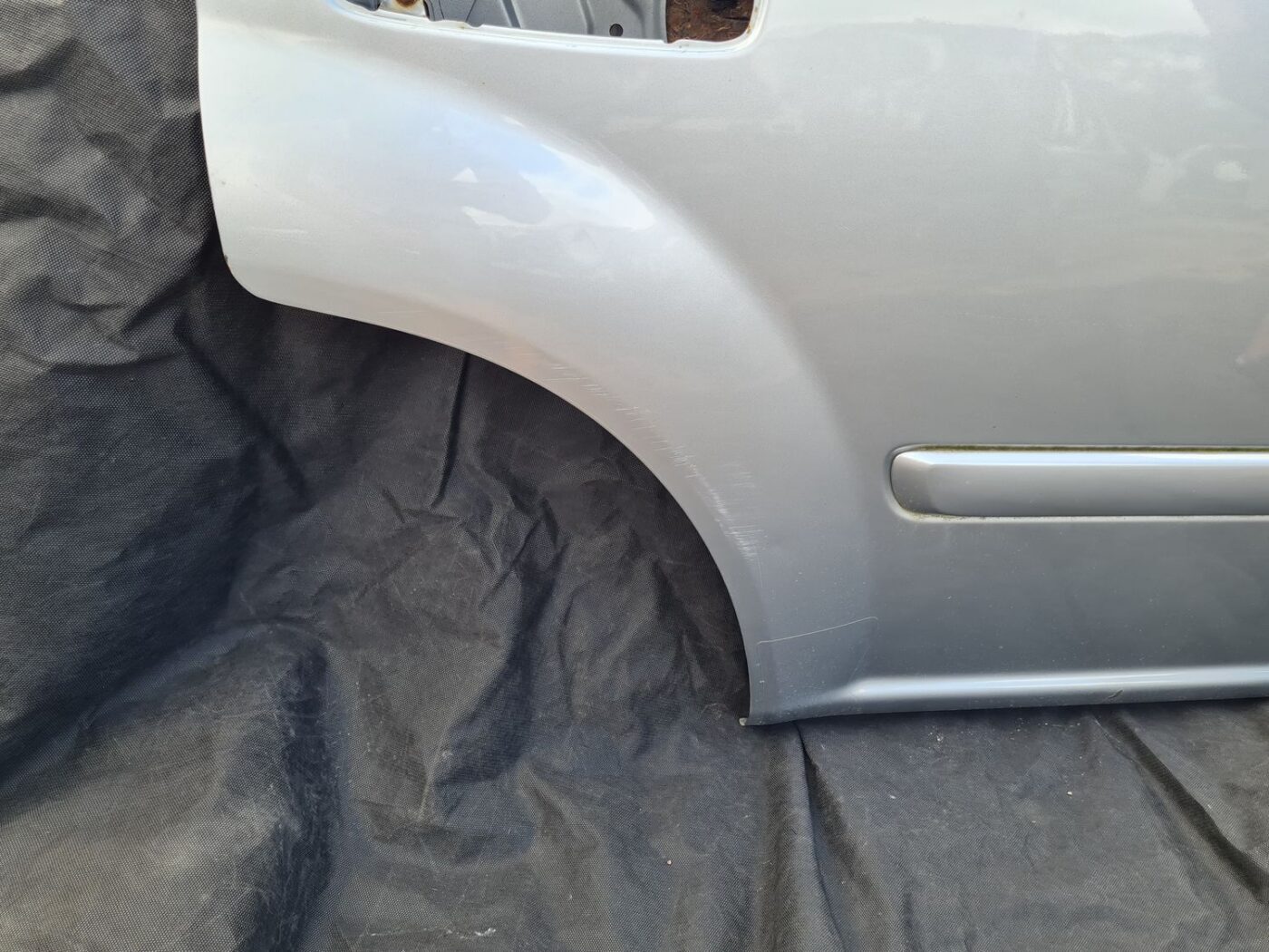 Aizmugurējās labās durvis priekš NISSAN X-TRAIL 2005