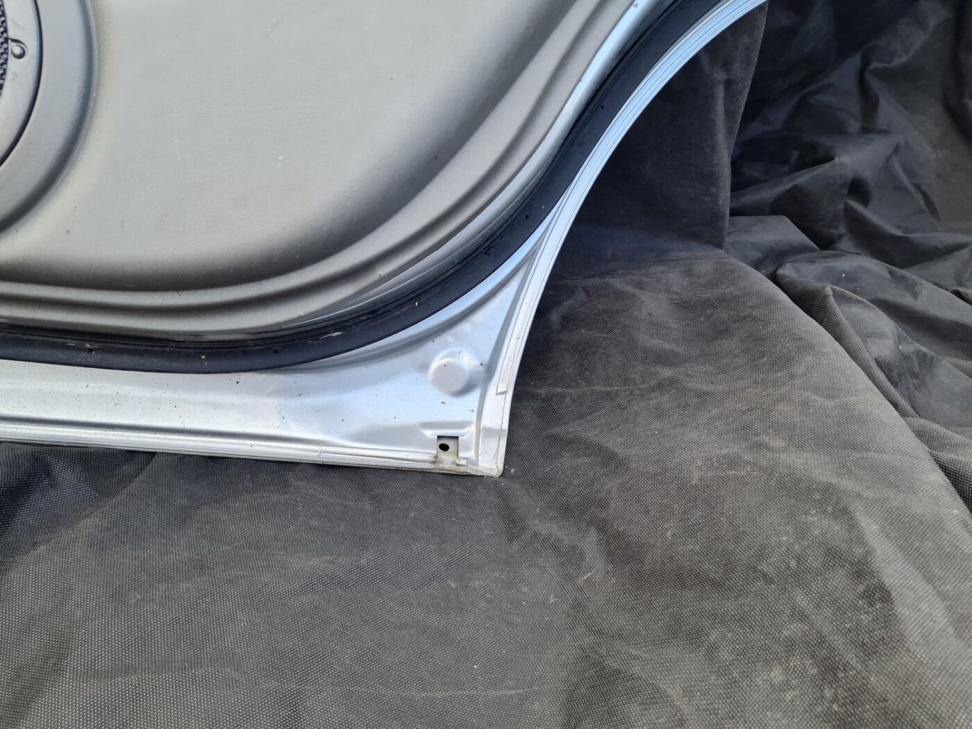 Aizmugurējās labās durvis priekš NISSAN X-TRAIL 2005