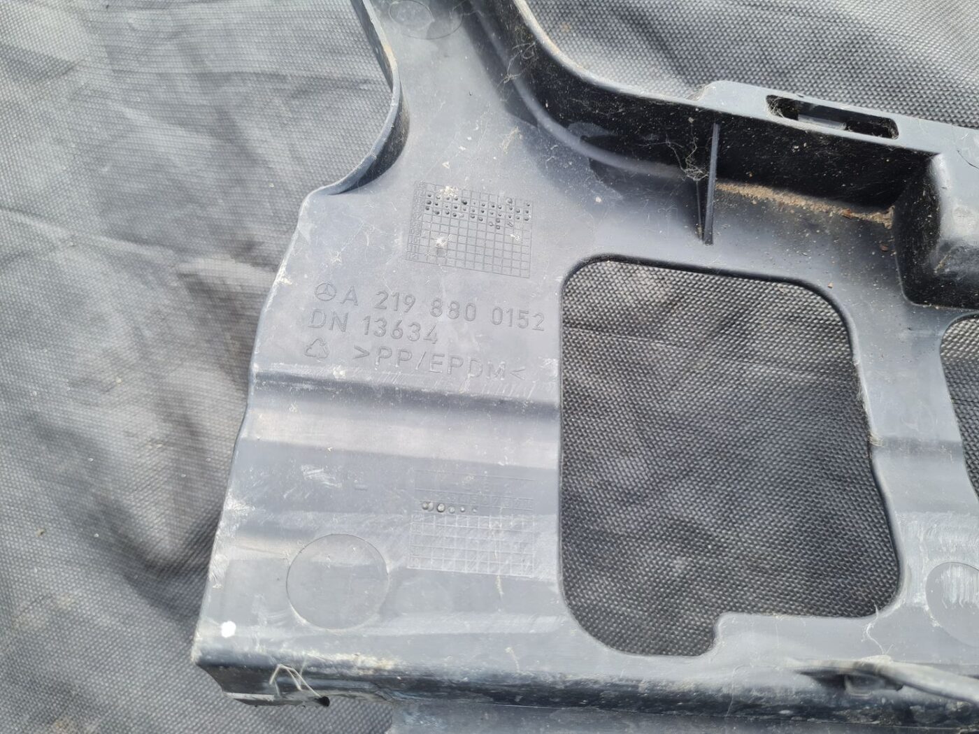 Priekšēja bufera kronšteins priekš MERCEDES BENZ CLS 320 2005 5 Priekšēja bufera kronšteins priekš MERCEDES BENZ CLS 320 2005