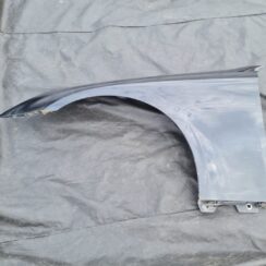 Priekšējais kreisais spārns priekš MERCEDES BENZ CLS 320 2005