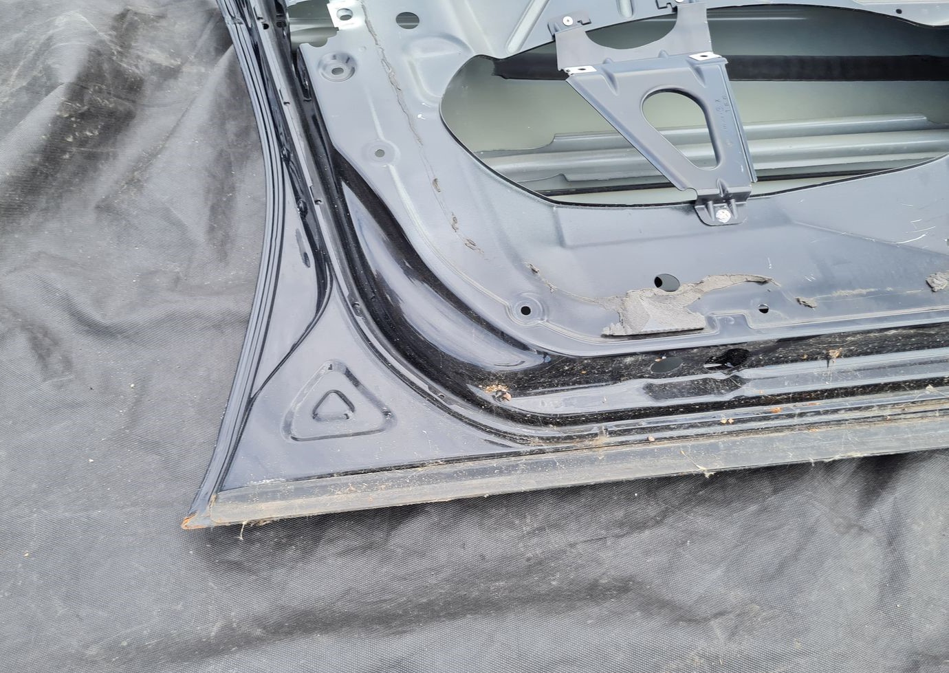 Priekšējās kreisās durvis priekš MERCEDES BENZ CLS 320 2005 5 Priekšējās kreisās durvis priekš MERCEDES BENZ CLS 320 2005