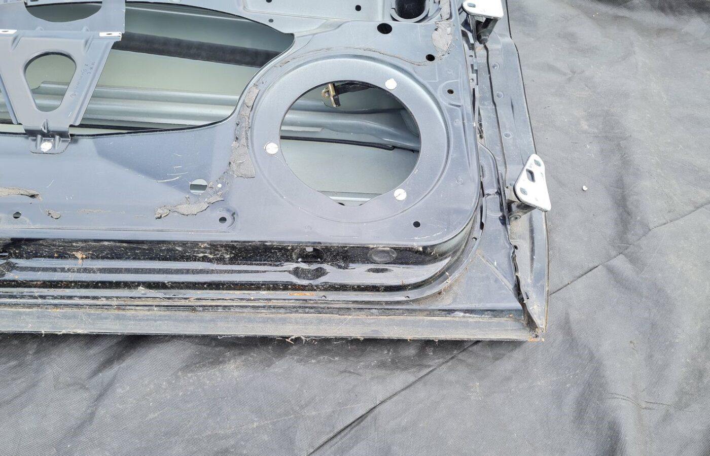 Priekšējās kreisās durvis priekš MERCEDES BENZ CLS 320 2005 4 Priekšējās kreisās durvis priekš MERCEDES BENZ CLS 320 2005