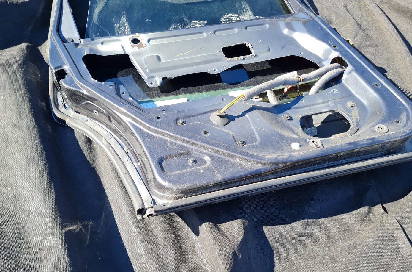 Aizmugurējās kreisās durvis priekš VOLVO V70 1997 4 Aizmugurējās kreisās durvis priekš VOLVO V70 1997