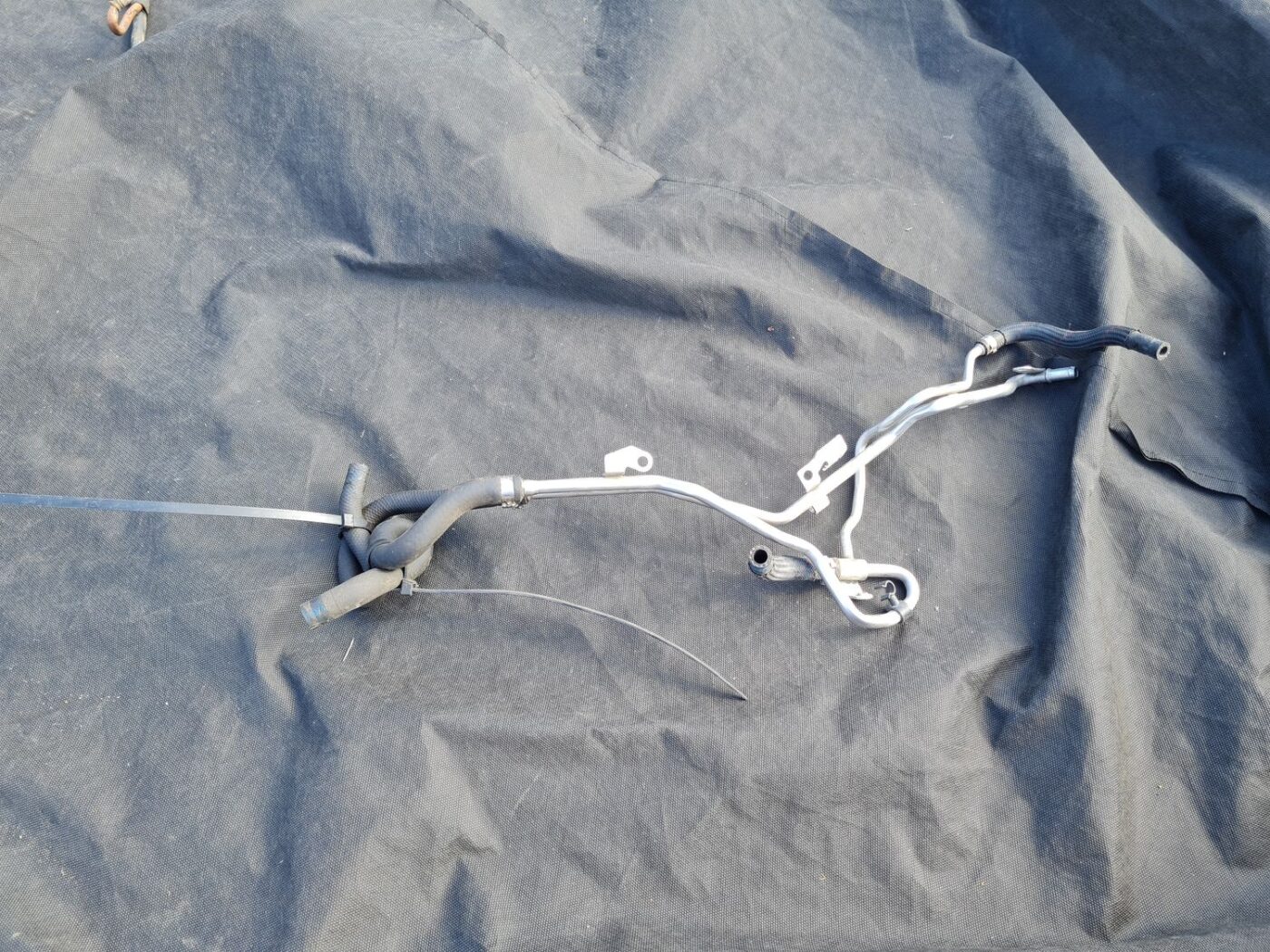 Degvielas caurule priekš MERCEDES BENZ E250 W212 2014 1 Degvielas caurule priekš MERCEDES BENZ E250 W212 2014