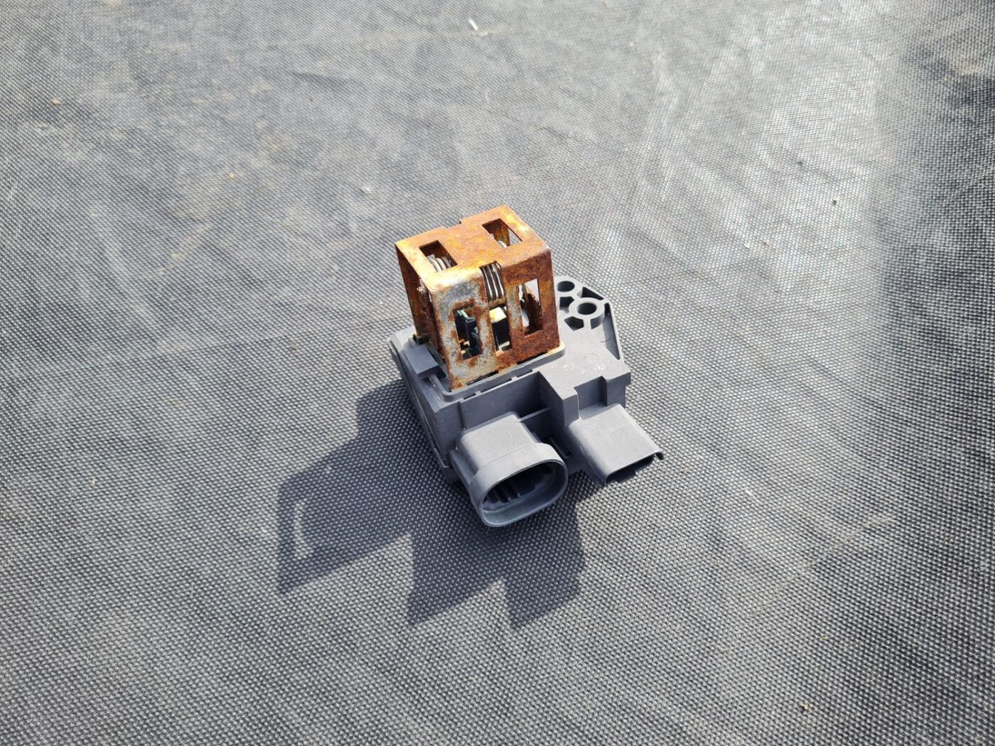 Ventilatora releja priekš PEUGEOT 508 2012 1 Ventilatora releja priekš PEUGEOT 508 2012