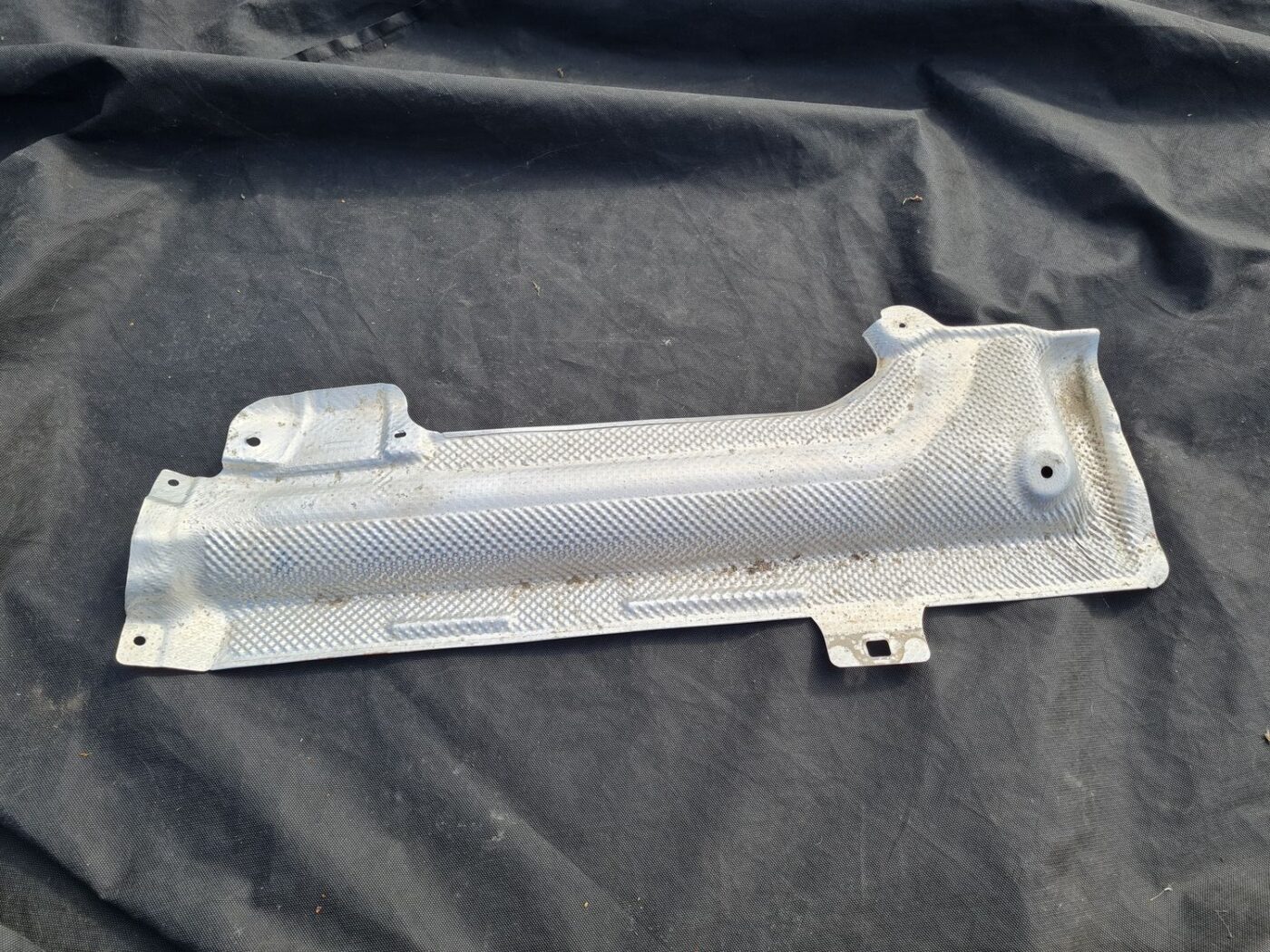 Karstuma aizsargs (mazs) priekš MERCEDES BENZ E250 W212 2014