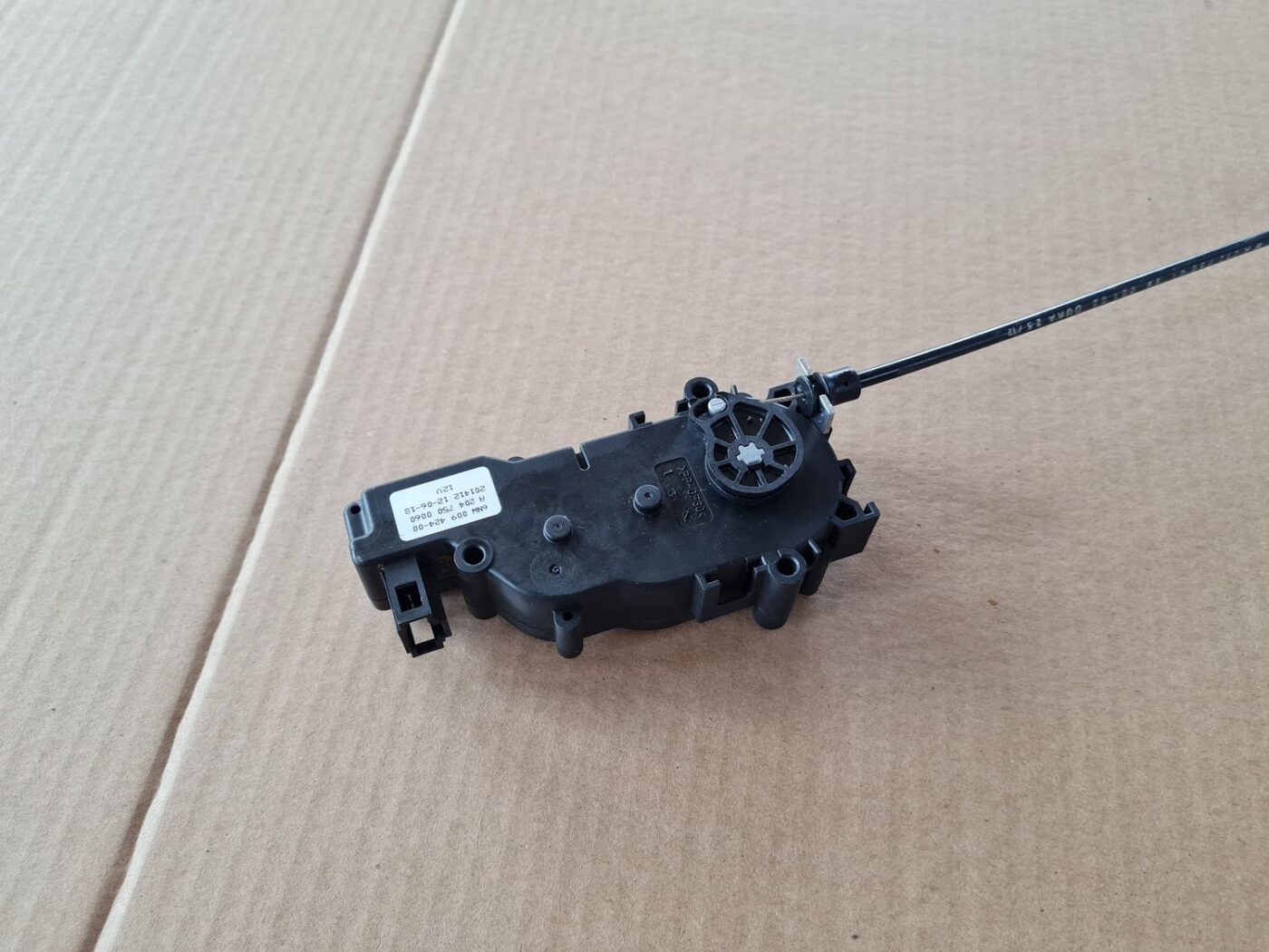 Bagažnieka vāka slēdzenes motors priekš MERCEDES BENZ E250 W212 2014