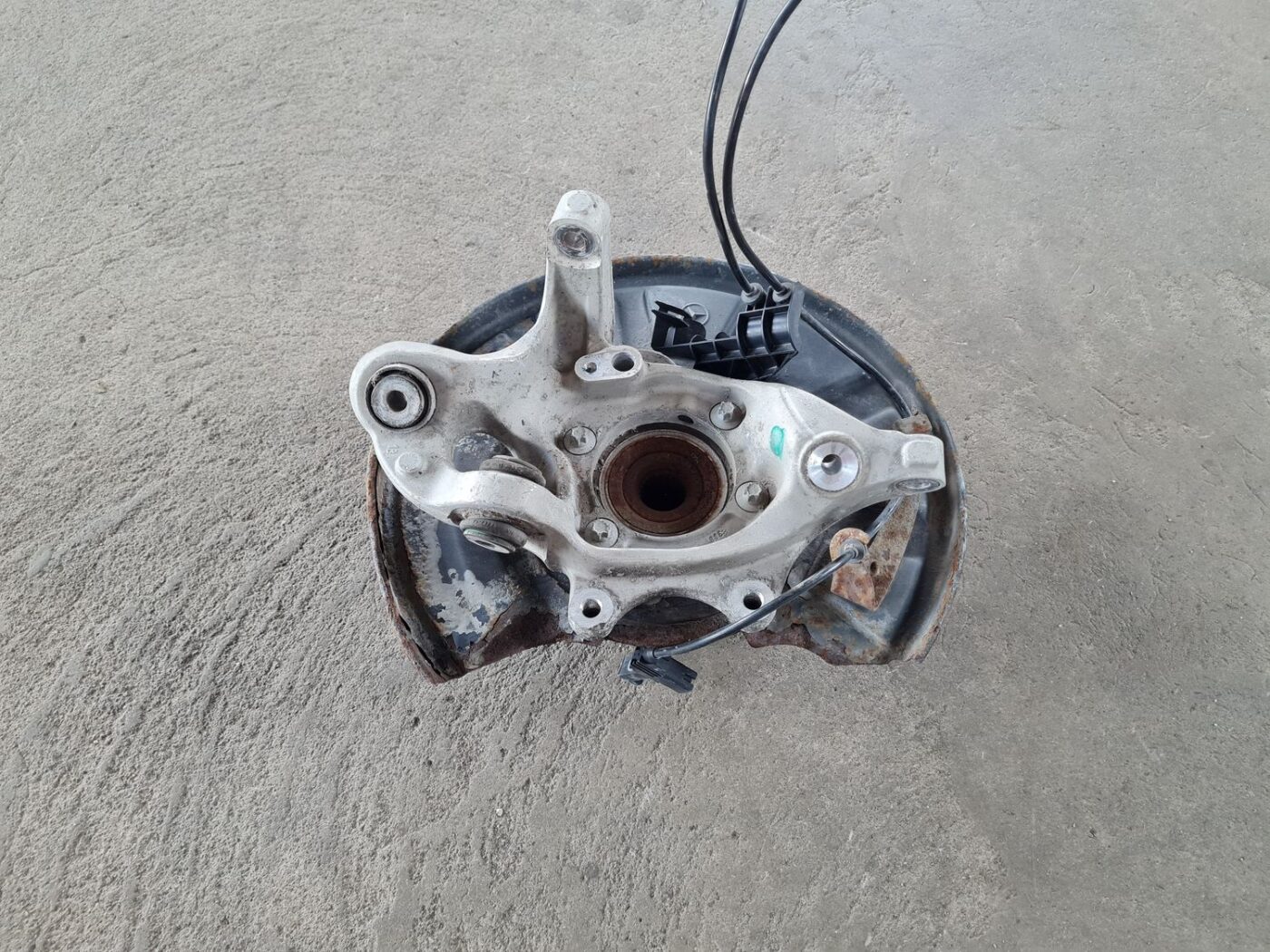 Stūres šarnīrs aizmugurē pa labi priekš MERCEDES BENZ E250 W212 2014