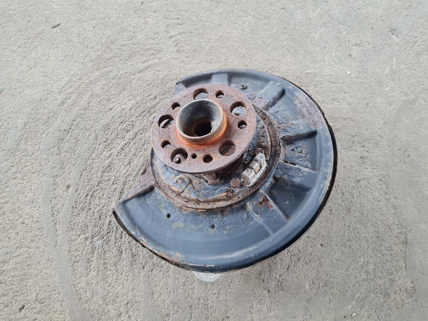 Stūres šarnīrs aizmugurē pa labi priekš MERCEDES BENZ E250 W212 2014