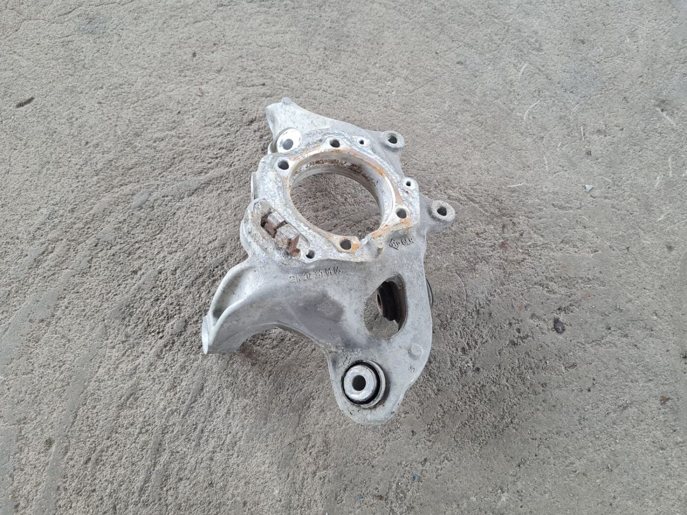 Stūres šarnīrs aizmugurē pa kreisi priekš MERCEDES BENZ E250 W212 2014 2 Stūres šarnīrs aizmugurē pa kreisi priekš MERCEDES BENZ E250 W212 2014