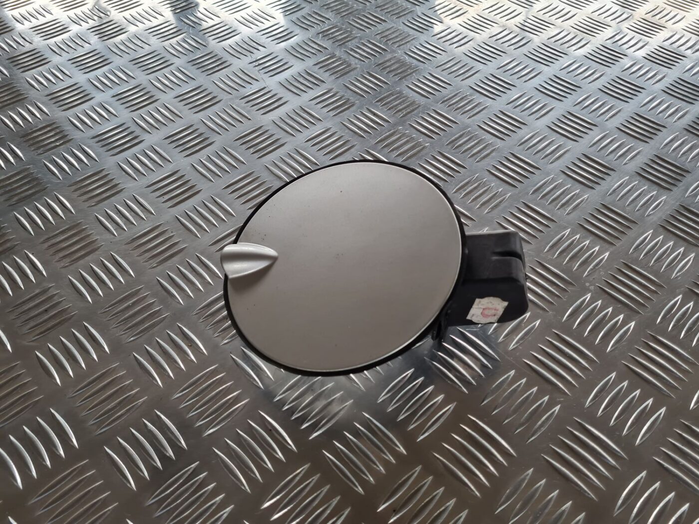 Degvielas tvertnes vāks priekš OPEL ZAFIRA 1999