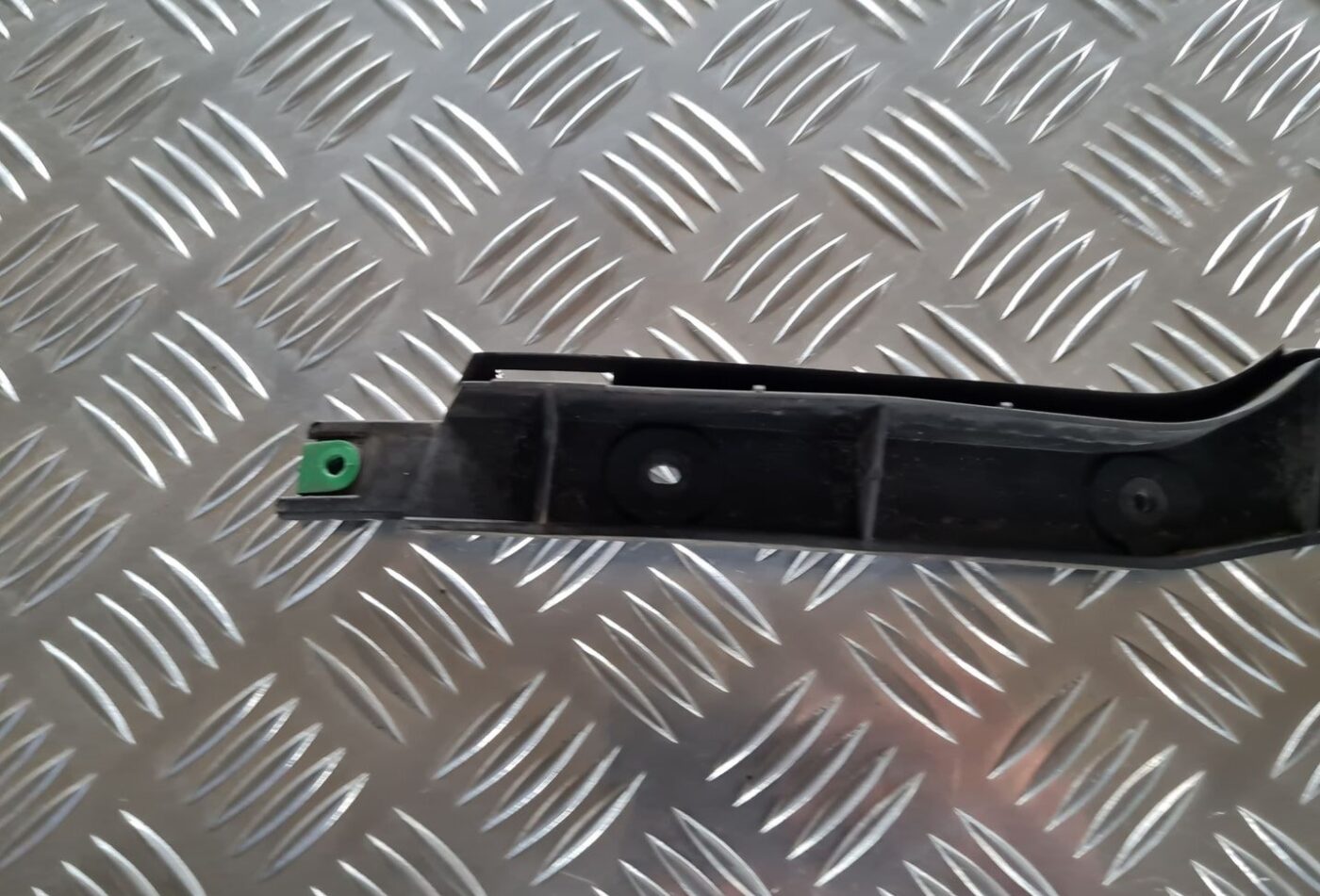 Priekšēja bufera labais kronšteins priekš OPEL ZAFIRA 1999 5 Priekšēja bufera labais kronšteins priekš OPEL ZAFIRA 1999