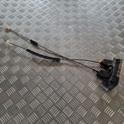 Aizmugurējo labo durvju slēdzene priekš OPEL ZAFIRA 1999