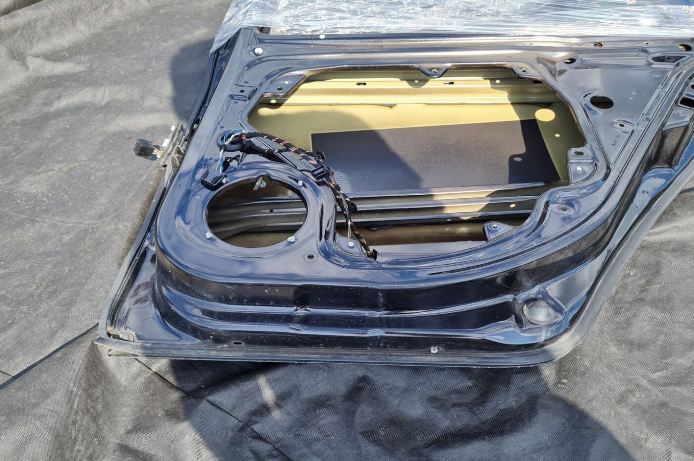 Aizmugurējās labās durvis priekš SKODA OCTAVIA 2012 3 Aizmugurējās labās durvis priekš SKODA OCTAVIA 2012