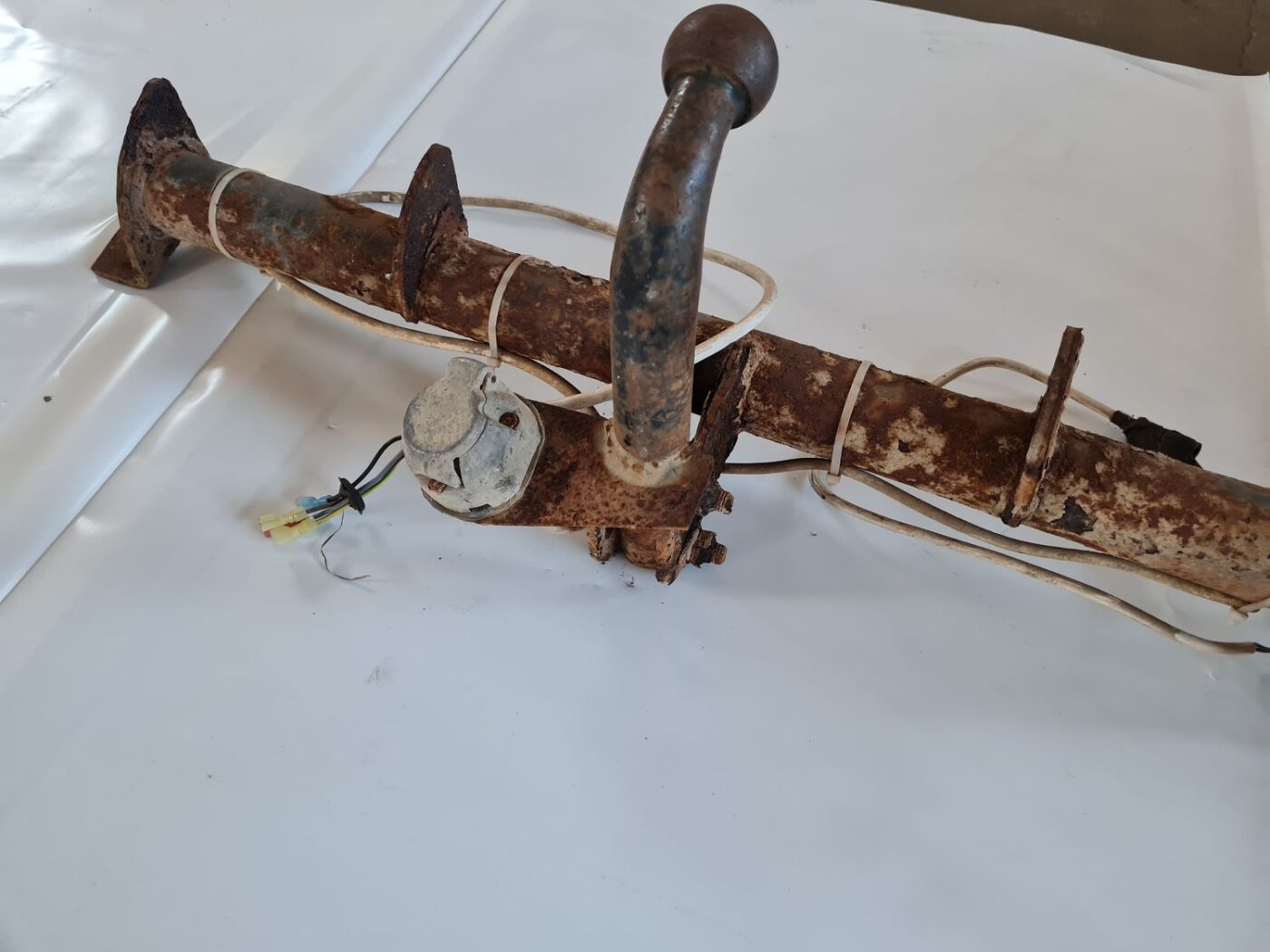 Sakabes ierīce (farkops) priekš OPEL ZAFIRA 1999