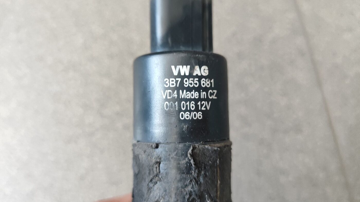 Mazgātāja šķidruma sūknis priekš VW GOLF 5 2006 5 Mazgātāja šķidruma sūknis priekš VW GOLF 5 2006