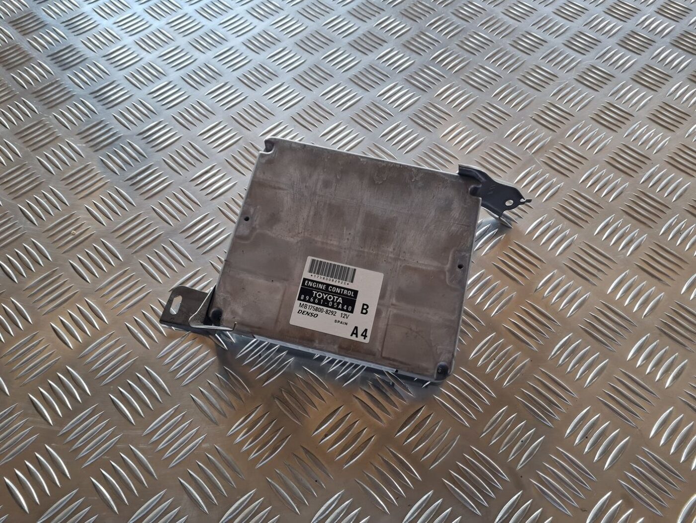 Dzinēja vadības bloks priekš TOYOTA AVENSIS 2007 1 Dzinēja vadības bloks priekš TOYOTA AVENSIS 2007