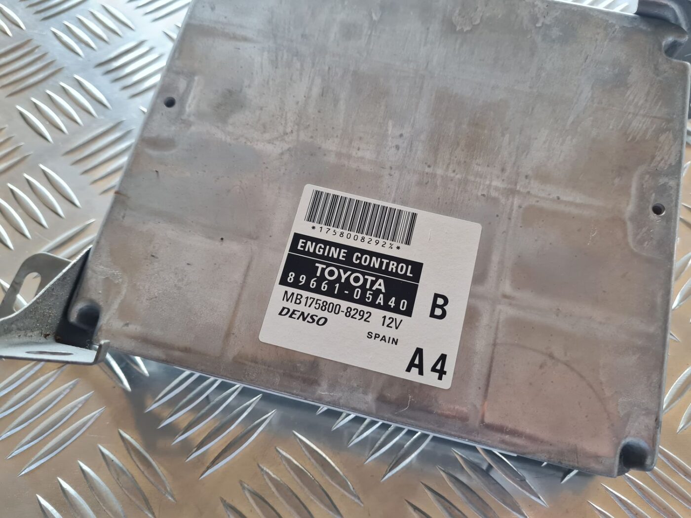 Dzinēja vadības bloks priekš TOYOTA AVENSIS 2007 2 Dzinēja vadības bloks priekš TOYOTA AVENSIS 2007