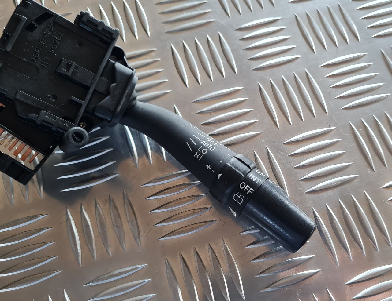 Stikla tīrītāja slēdzis priekš TOYOTA AVENSIS 2007