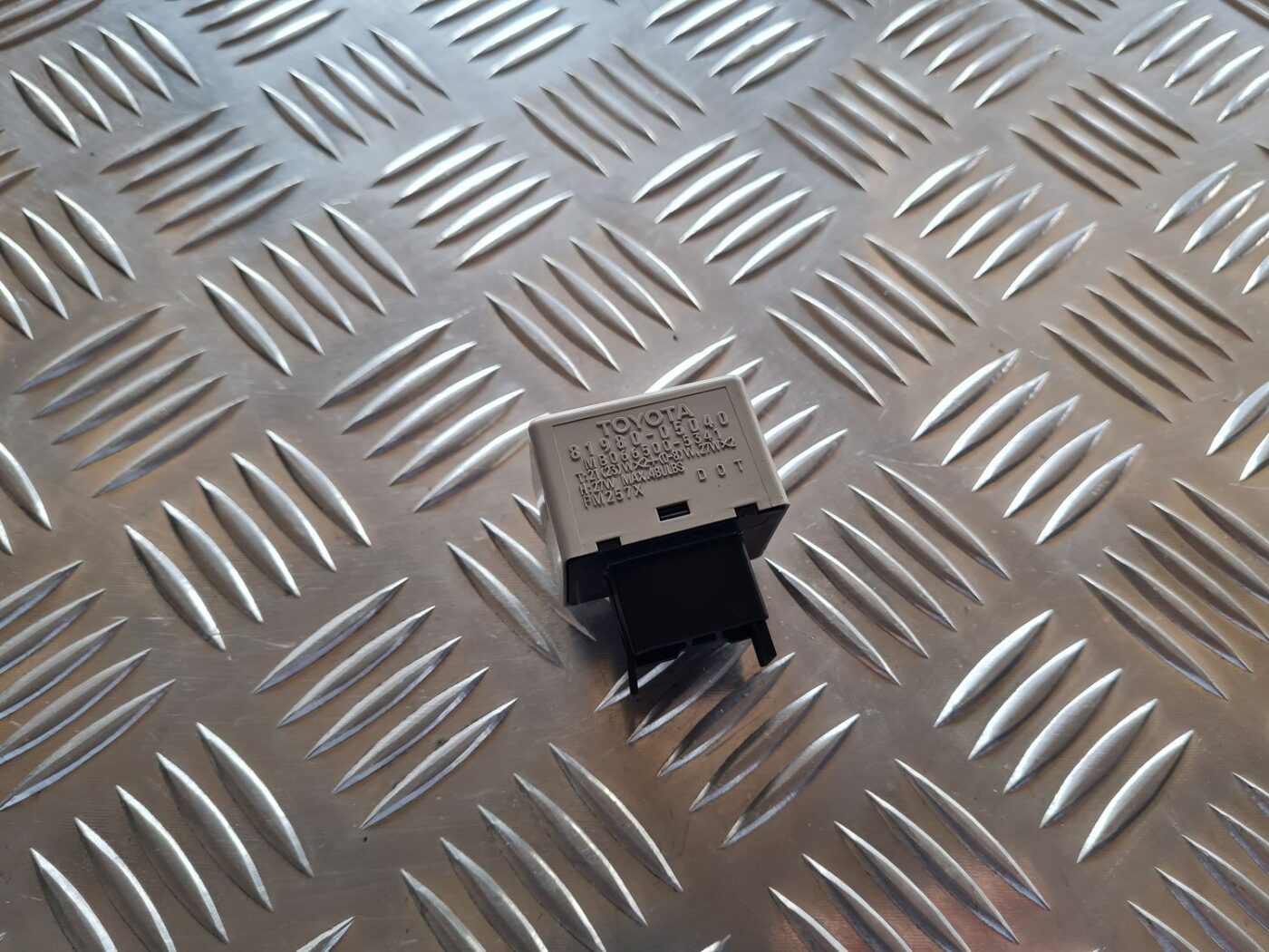 Pagrieziena lukturu releja priekš TOYOTA AVENSIS 2007 2 Pagrieziena lukturu releja priekš TOYOTA AVENSIS 2007