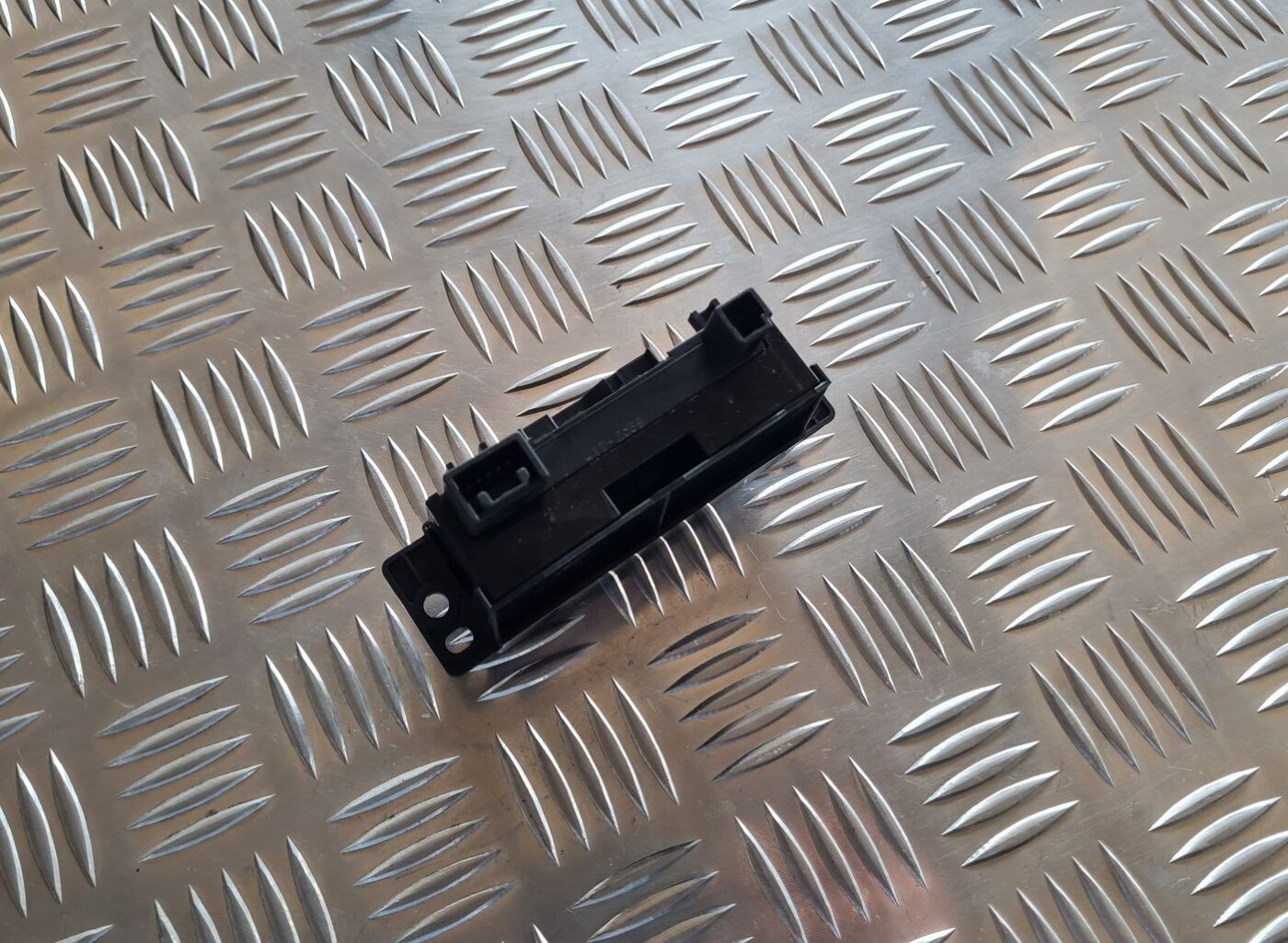 Sēdekļa apsildes ieslēgšanas poga priekš TOYOTA AVENSIS 2007