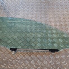 Priekšējo labo durvju stikls priekš TOYOTA AVENSIS 2007