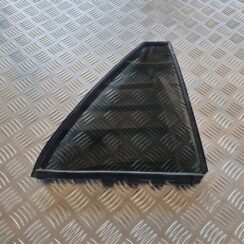 Labo durvju stūra stikls priekš TOYOTA AVENSIS 2007