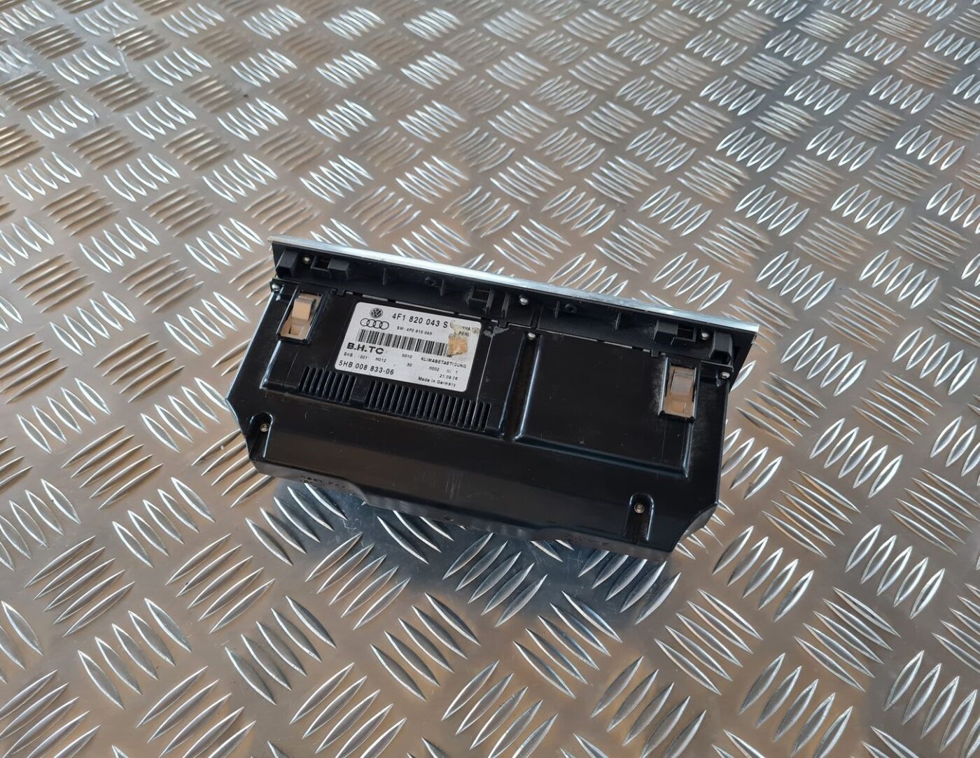 Klimata kontroles bloks priekš AUDI A6 AVANT 2006 S-LINE 4 Klimata kontroles bloks priekš AUDI A6 AVANT 2006 S-LINE