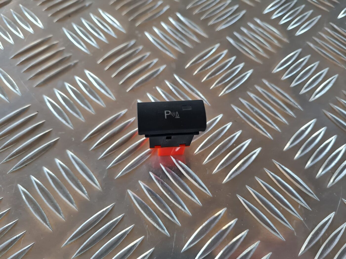 Parkošanās devēju poga priekš AUDI A6 AVANT 2006 S-LINE