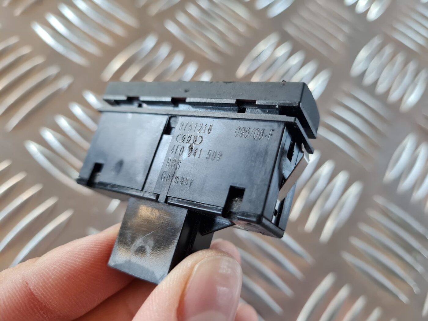 Trauksmes poga priekš AUDI A6 AVANT 2006 S-LINE