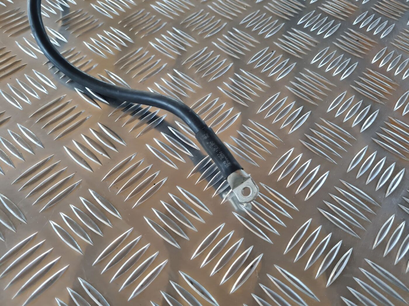 Pozitīvais elektrovads priekš AUDI A6 AVANT 2006 S-LINE 4 Pozitīvais elektrovads priekš AUDI A6 AVANT 2006 S-LINE