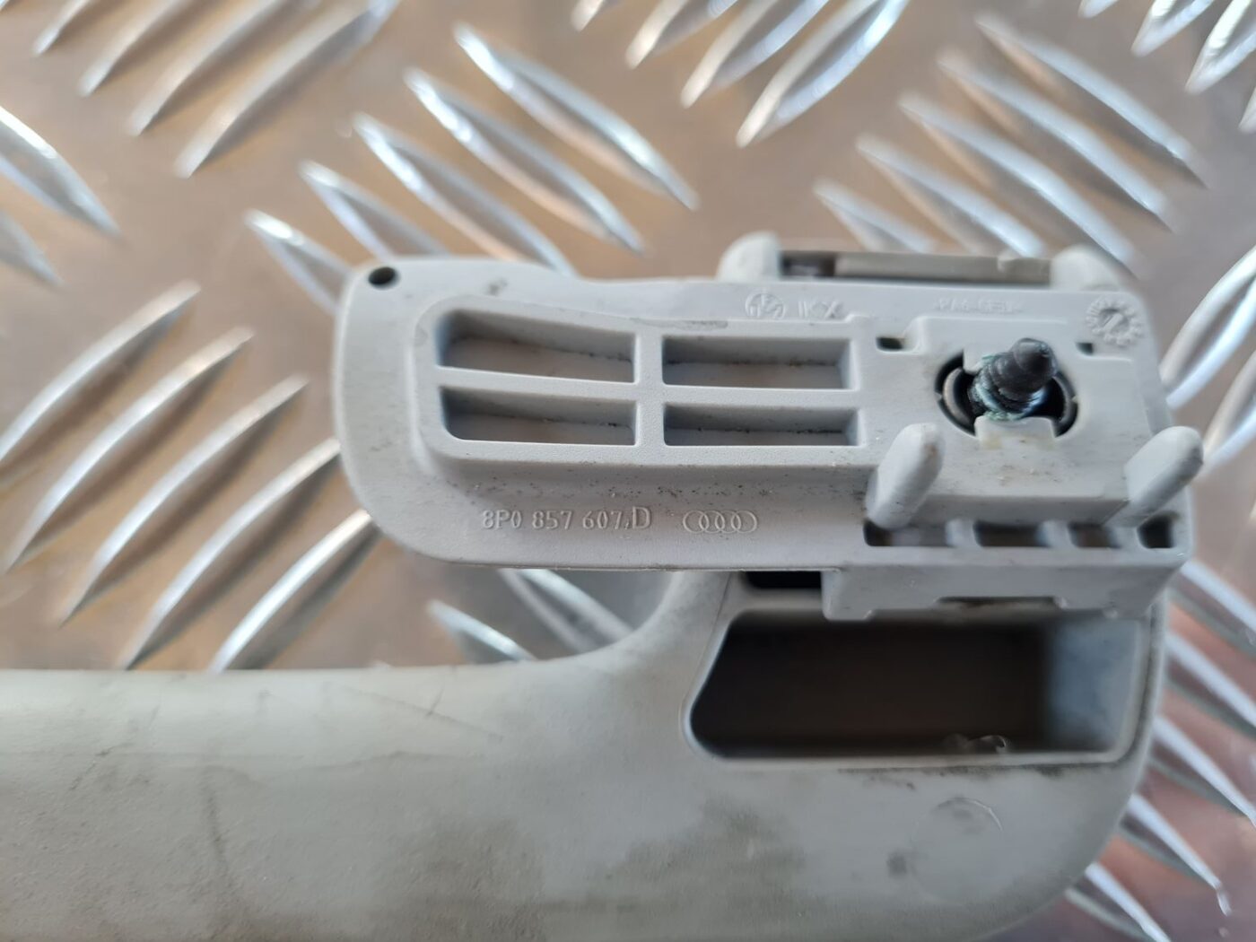 Salona rokturis griestos priekš AUDI A6 AVANT 2006 S-LINE