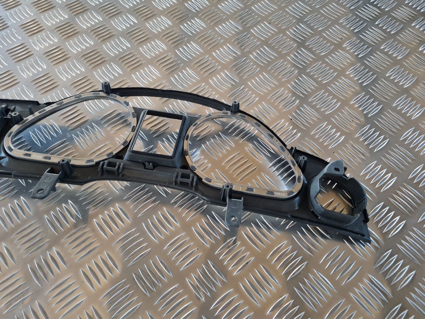 Spidometra apdare priekš AUDI A6 AVANT 2006 S-LINE 4 Spidometra apdare priekš AUDI A6 AVANT 2006 S-LINE