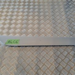 Aizmugurējo labo durvju moldings priekš AUDI A6 AVANT 2006 S-LINE