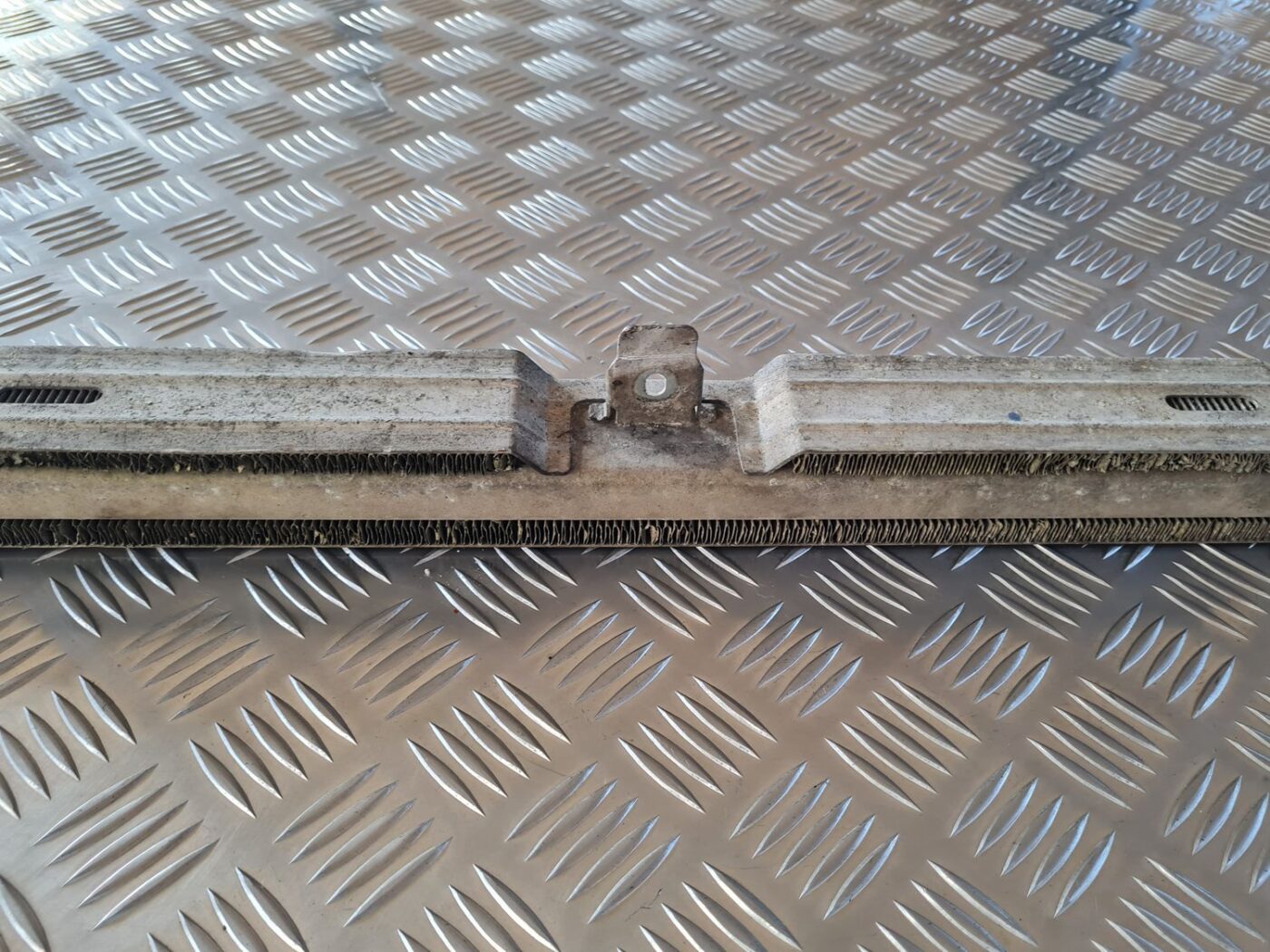 Interkulera caurule priekš AUDI A6 AVANT 2006 S-LINE 8 Interkulera caurule priekš AUDI A6 AVANT 2006 S-LINE