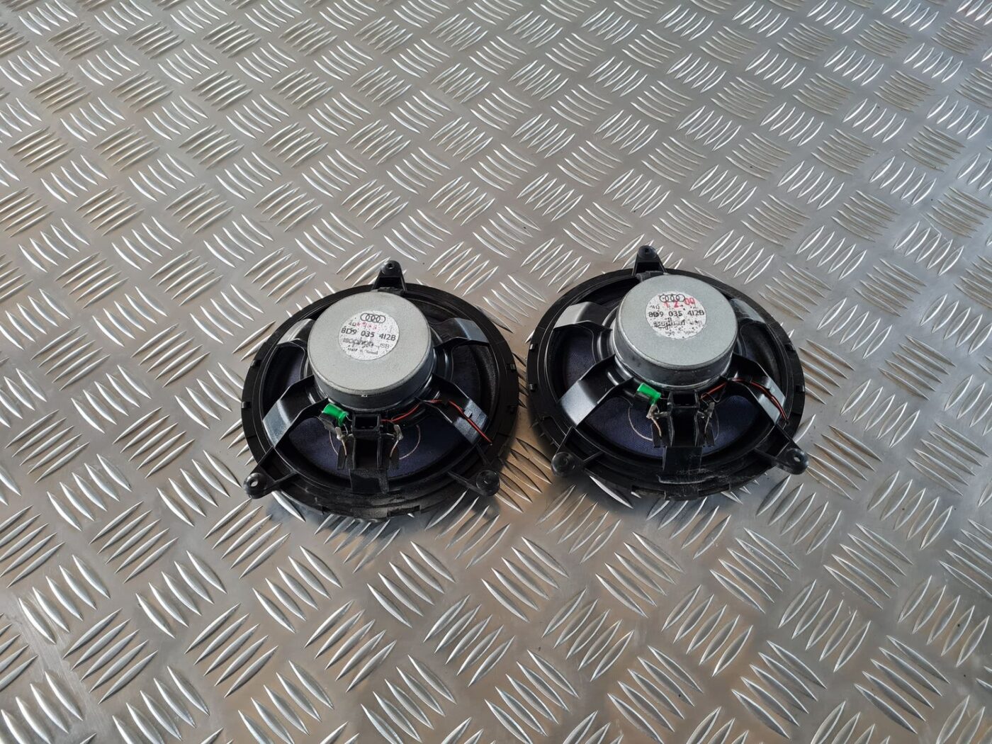 Durvju skaļrunis, apakšā priekš AUDI A4 2000 AVANT 4 Durvju skaļrunis, apakšā priekš AUDI A4 2000 AVANT