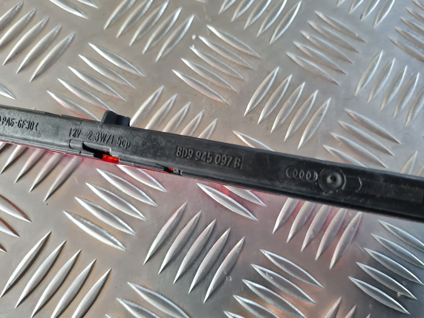 Stop signāls priekš AUDI A4 2000 AVANT 3 Stop signāls priekš AUDI A4 2000 AVANT