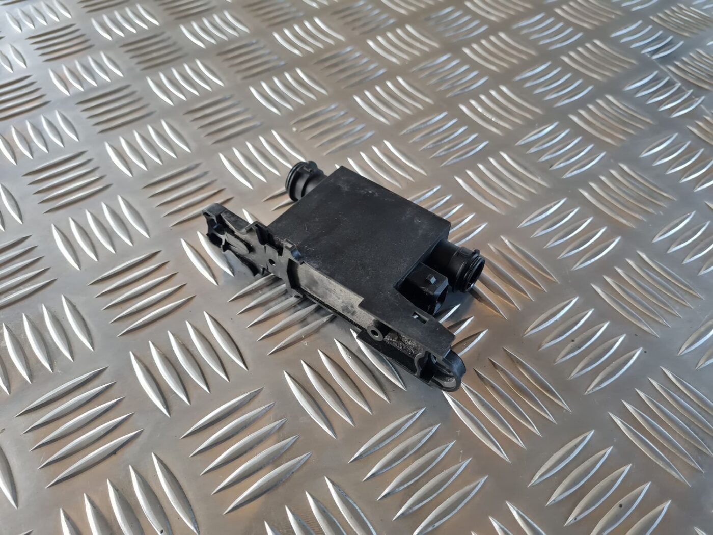 Centrālas atslēgas vadības bloks priekš AUDI A4 2000 AVANT 3 Centrālas atslēgas vadības bloks priekš AUDI A4 2000 AVANT