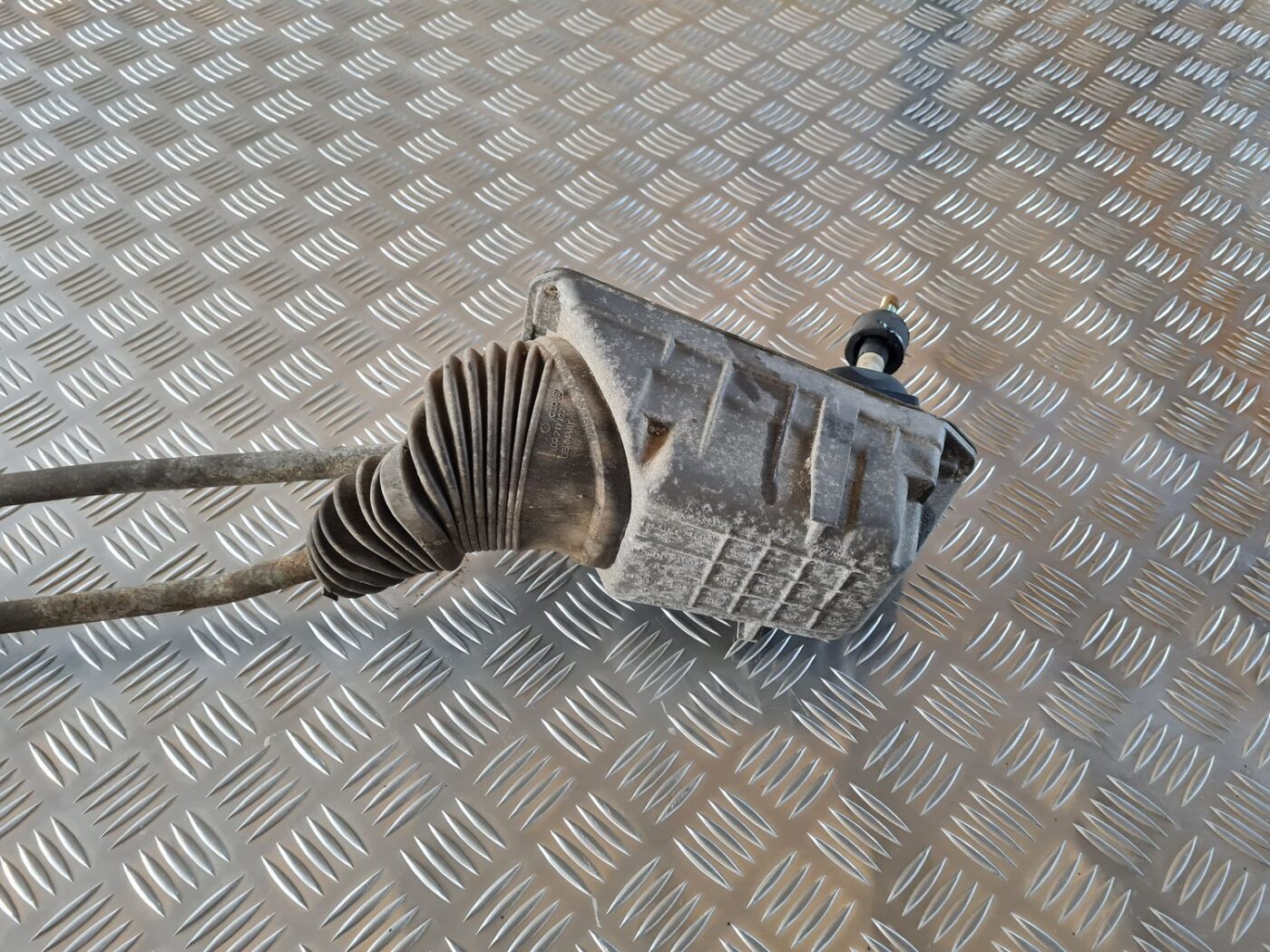 Ātrumu pārslēgšanas slēdzis priekš AUDI A4 2000 AVANT 4 Ātrumu pārslēgšanas slēdzis priekš AUDI A4 2000 AVANT