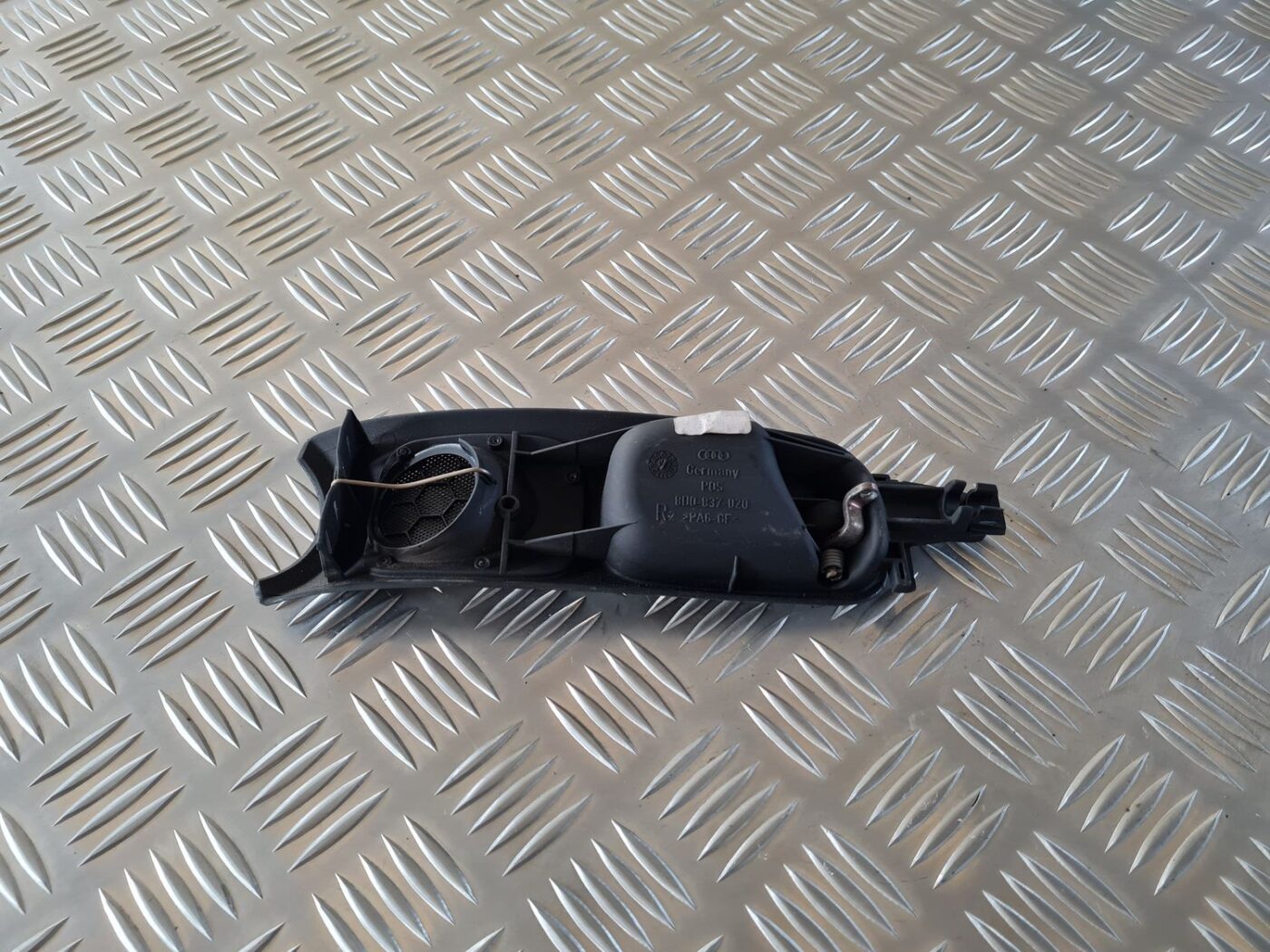 Salona durvju rokturis, priekšējais labais priekš AUDI A4 2000 AVANT 2 Salona durvju rokturis, priekšējais labais priekš AUDI A4 2000 AVANT