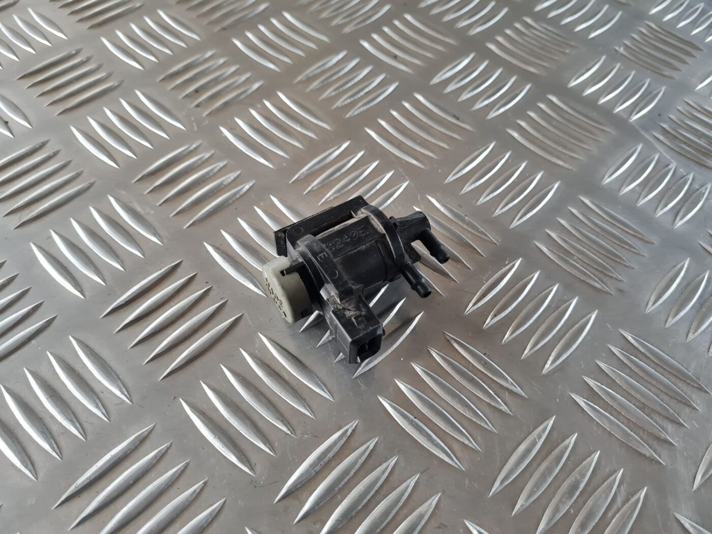 Solenoīda vakuuma vārsts priekš AUDI A4 2000 AVANT