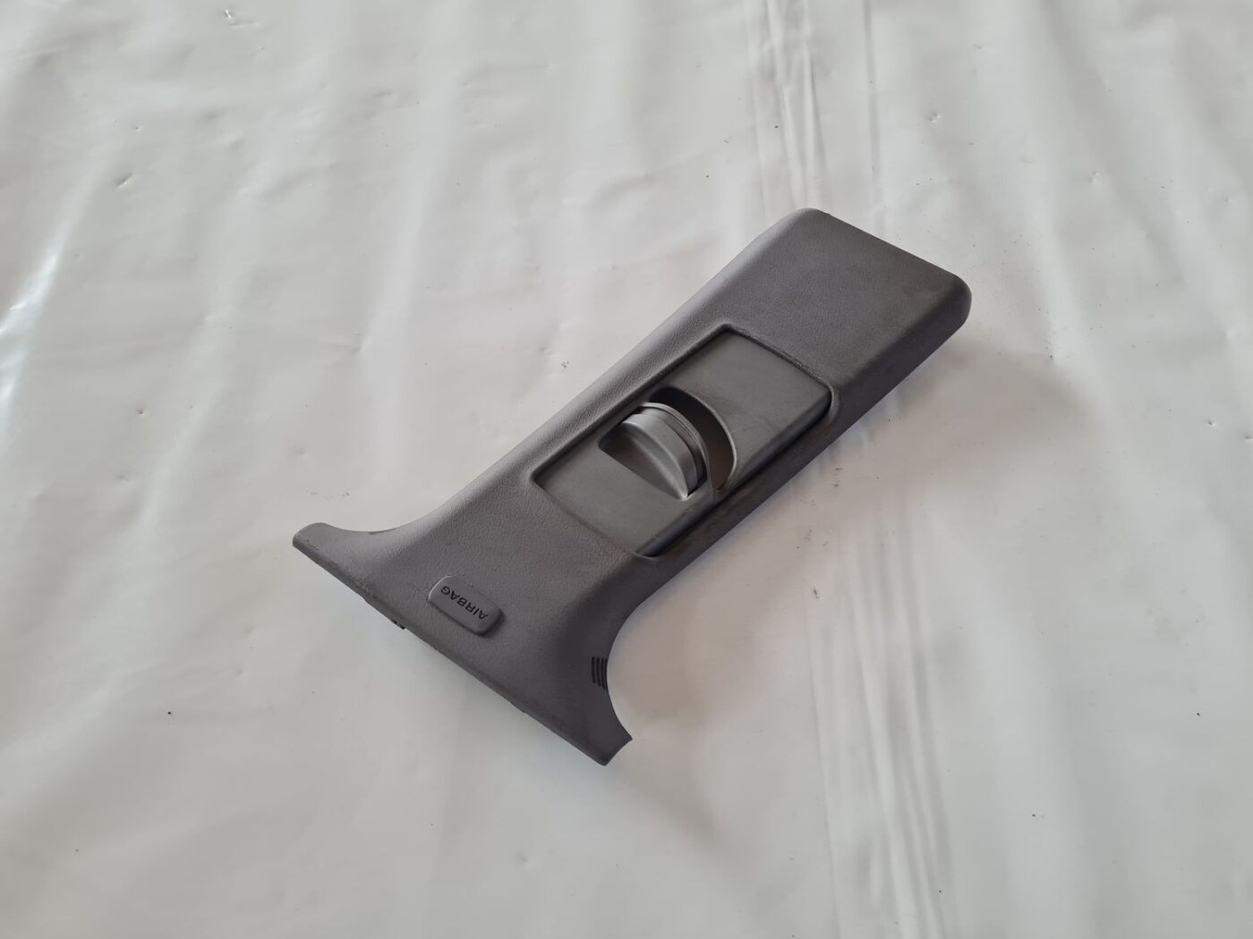 Vidējas salona statnes apdare priekš AUDI A4 2000 AVANT 1 Vidējas salona statnes apdare priekš AUDI A4 2000 AVANT