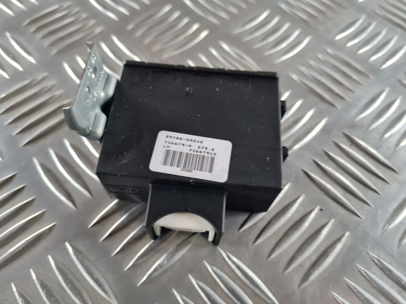 Imobilaizera vadības bloks priekš TOYOTA AVENSIS 2007 2 Imobilaizera vadības bloks priekš TOYOTA AVENSIS 2007