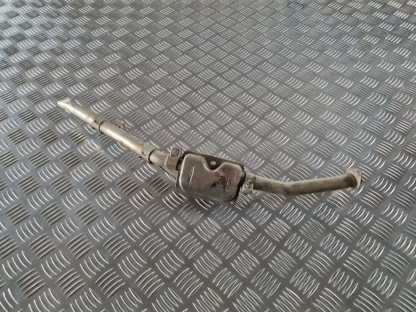 Autonoma sildītāja (Webasto) izpūtējs priekš TOYOTA AVENSIS 2007 1 Autonoma sildītāja (Webasto) izpūtējs priekš TOYOTA AVENSIS 2007