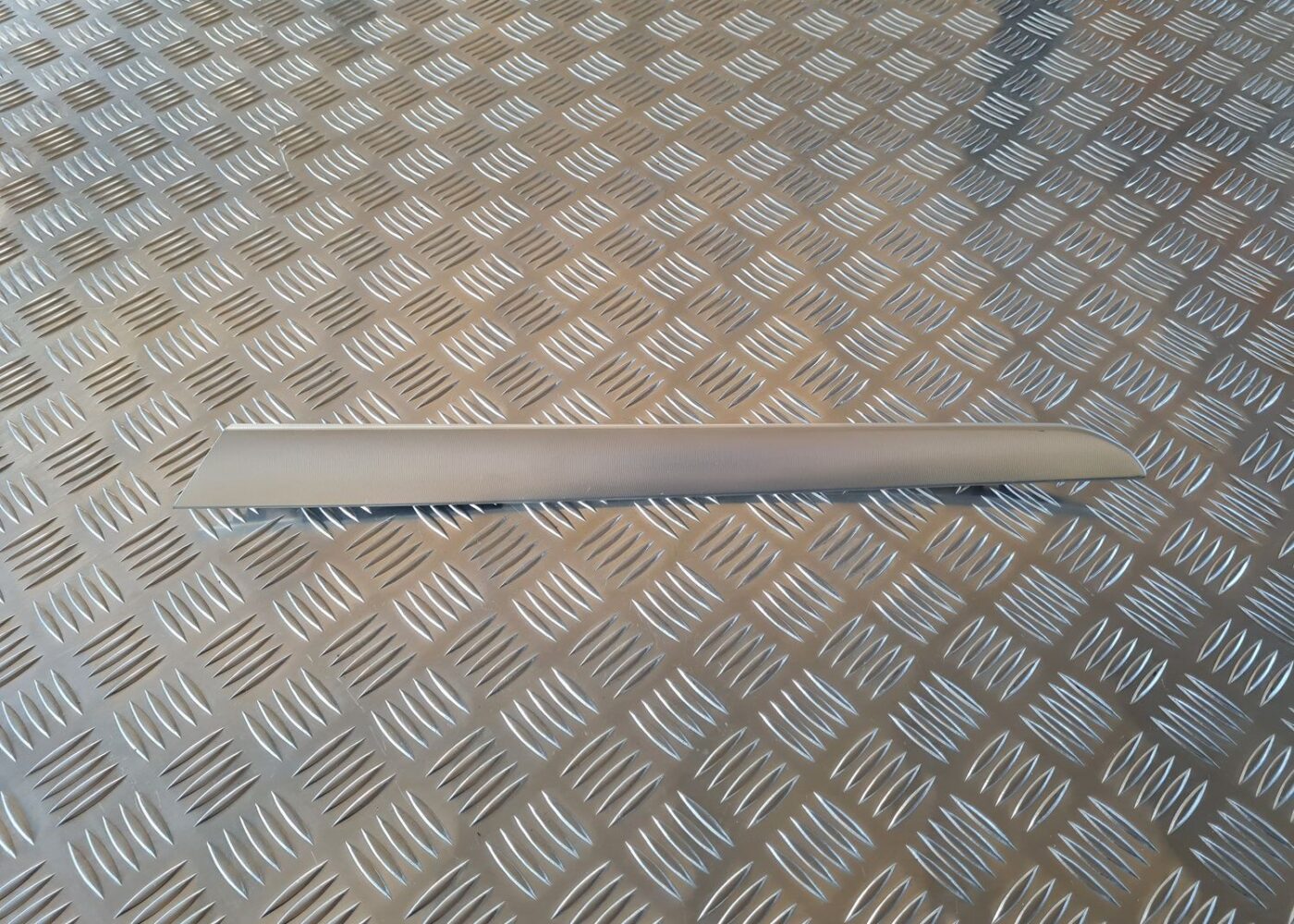 Durvju apdares uzlika priekš AUDI A6 2008