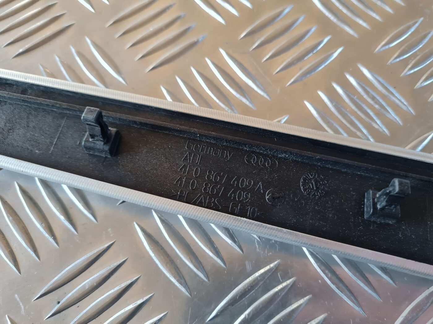 Durvju apdares uzlika priekš AUDI A6 2008